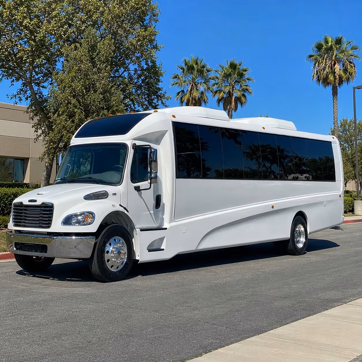 chico 35 passenger minibus rental